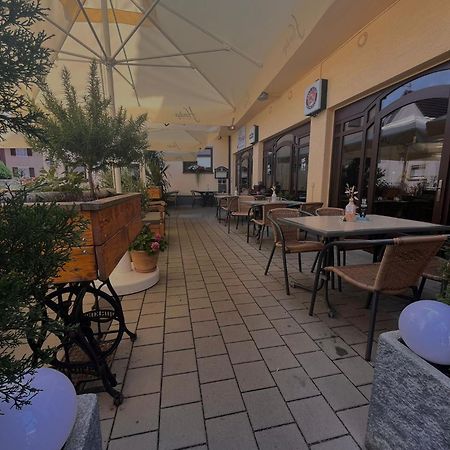 Hotel Rebstock Руст Экстерьер фото